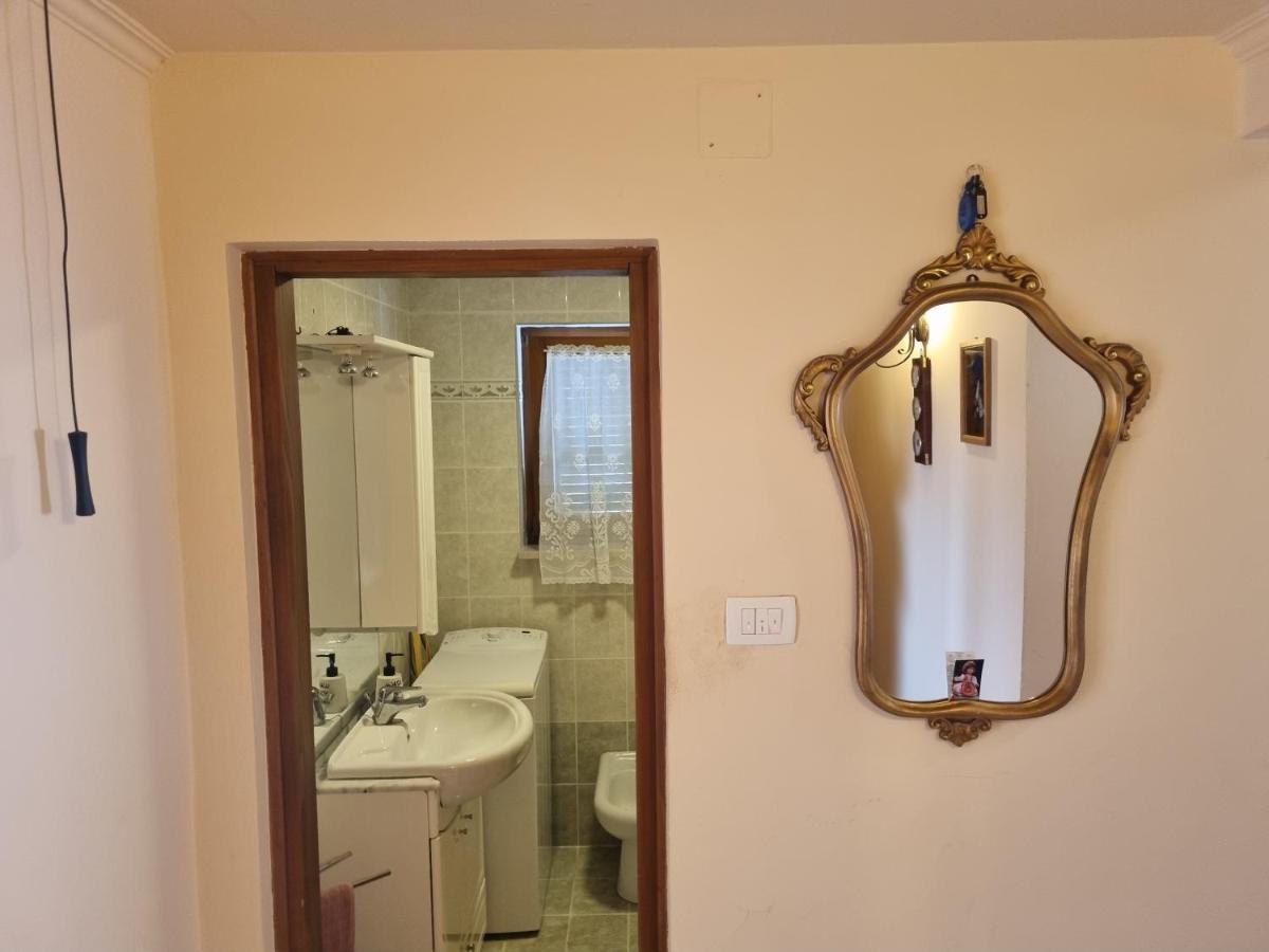 Greenview Apartment With Parking ロヴィニ エクステリア 写真